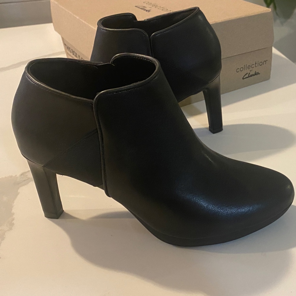 Clarks Women's Elegant Black Heeled Boots